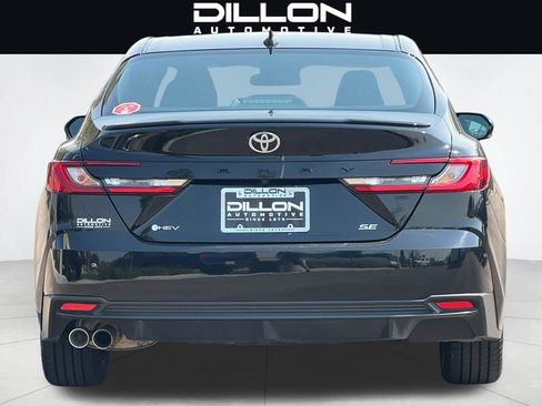 Used 2025 Toyota Camry SE FWD image 5