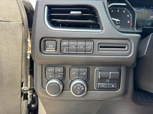 Used 2021 GMC Yukon SLT w/ SLT Luxury Plus Package AWD/4WD image 23