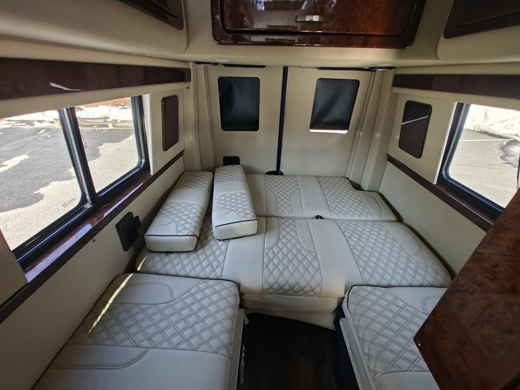Used 2020 Mercedes-Benz Sprinter 3500 w/ Windows All Around Package image 41