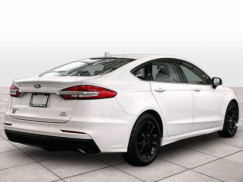 Used 2020 Ford Fusion SE FWD image 11