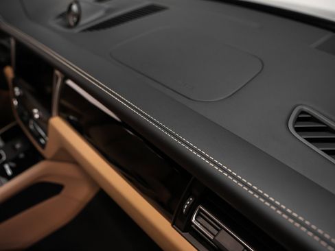 New 2026 Porsche Macan image 25