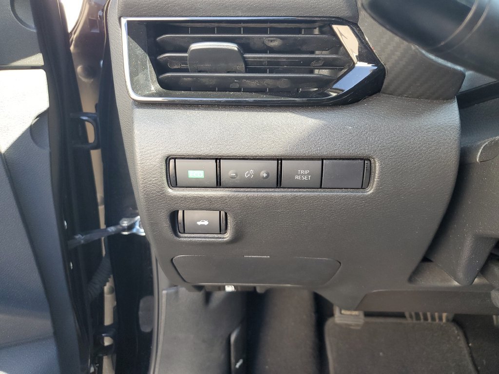 Used 2025 Nissan Sentra SV FWD image 30