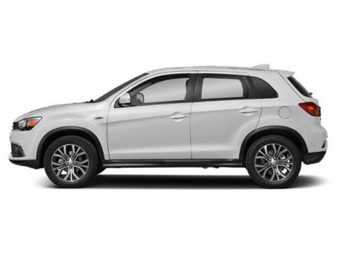 Used 2018 Mitsubishi Outlander Sport LE image 3