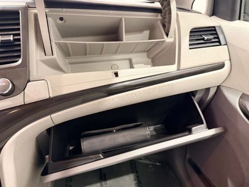 Used 2012 Toyota Sienna LE w/ Towing Pkg FWD image 26