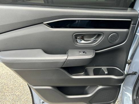 Used 2024 Honda Pilot Touring image 18