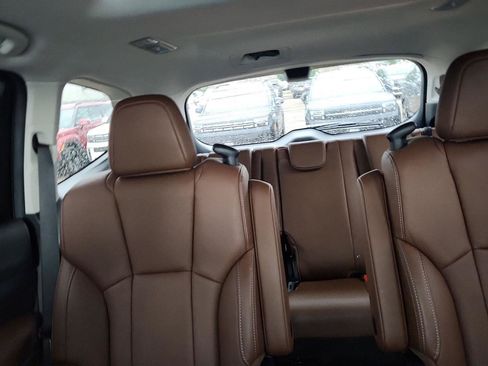 Used 2023 Subaru Ascent Touring AWD/4WD image 16