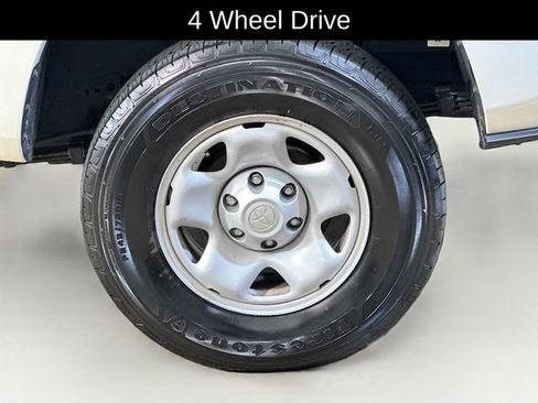 Used 2022 Toyota Tacoma SR AWD/4WD image 5