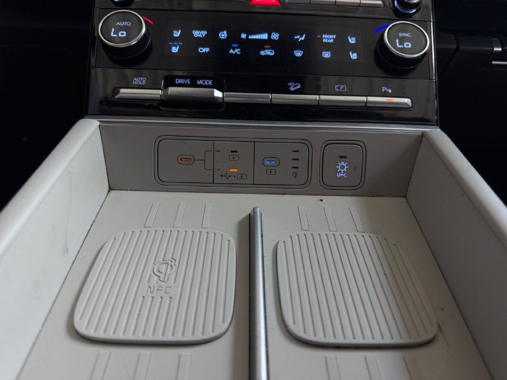 Used 2025 Hyundai Santa Fe Limited FWD image 21