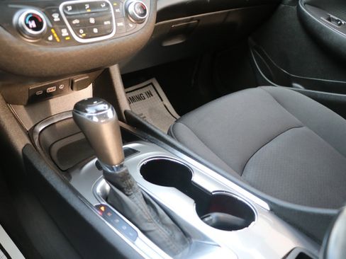 Used 2020 Chevrolet Malibu LT image 25