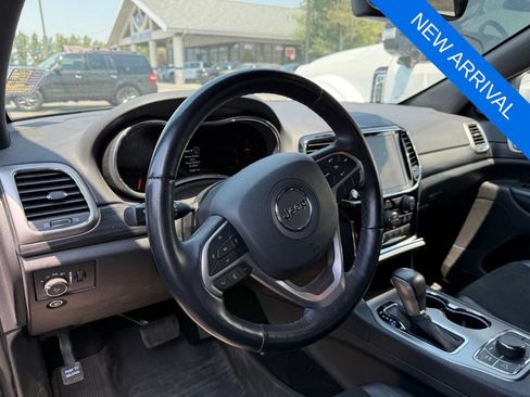 Used 2020 Jeep Grand Cherokee Altitude AWD/4WD image 10
