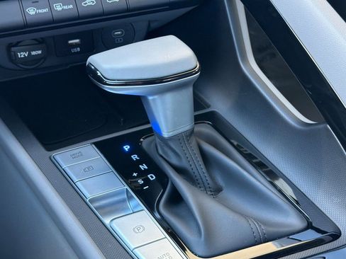 Certified 2025 Hyundai Elantra SEL FWD image 24