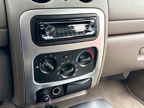 Used 2002 Jeep Liberty Limited AWD/4WD image 9