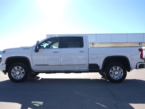 Used 2024 Chevrolet Silverado 2500 High Country w/ Technology Package image 7
