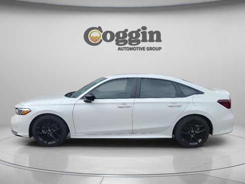 Used 2025 Honda Civic Sport image 3