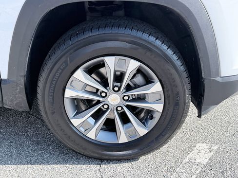 Used 2026 Chevrolet Equinox LT w/ Convenience Package II FWD image 32