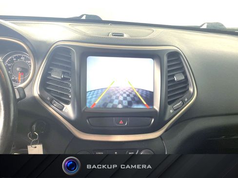 Used 2017 Jeep Cherokee 75th Anniversary AWD/4WD image 5