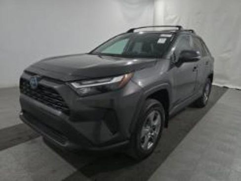 Used 2024 Toyota RAV4 XLE w/ Convenience Package image 3