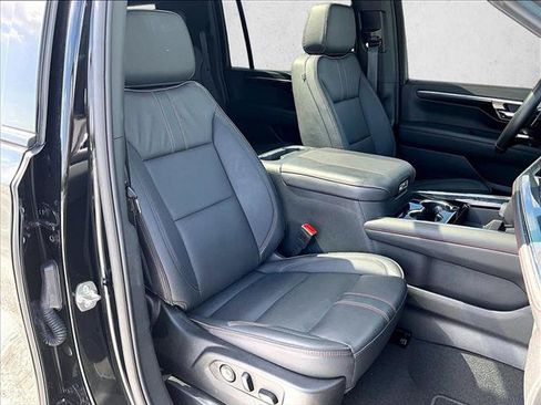 Used 2025 Chevrolet Suburban RST w/ Comfort Package RWD image 9