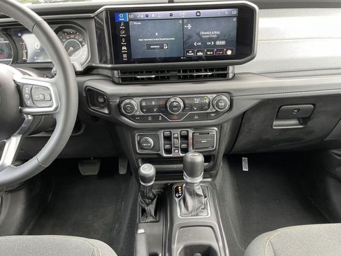 Certified 2025 Jeep Wrangler Unlimited Sahara AWD/4WD image 21