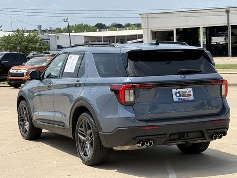 Certified 2025 Ford Explorer ST AWD/4WD image 5