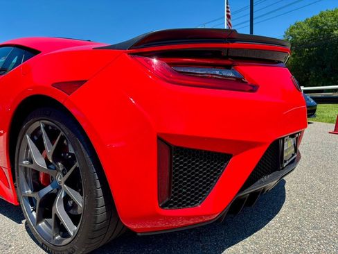 Used 2017 Acura NSX AWD/4WD image 28