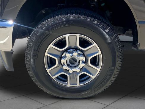 Used 2024 Ford F250 Lariat w/ FX4 Off-Road Package AWD/4WD image 10
