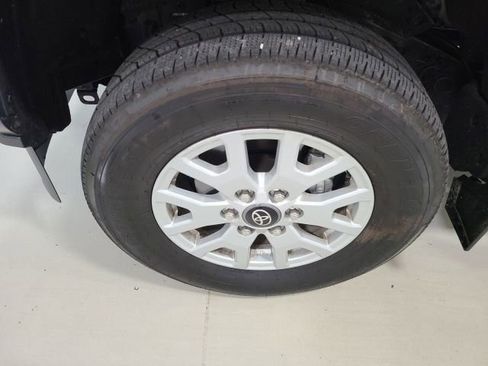 Certified 2024 Toyota Tacoma SR AWD/4WD image 37