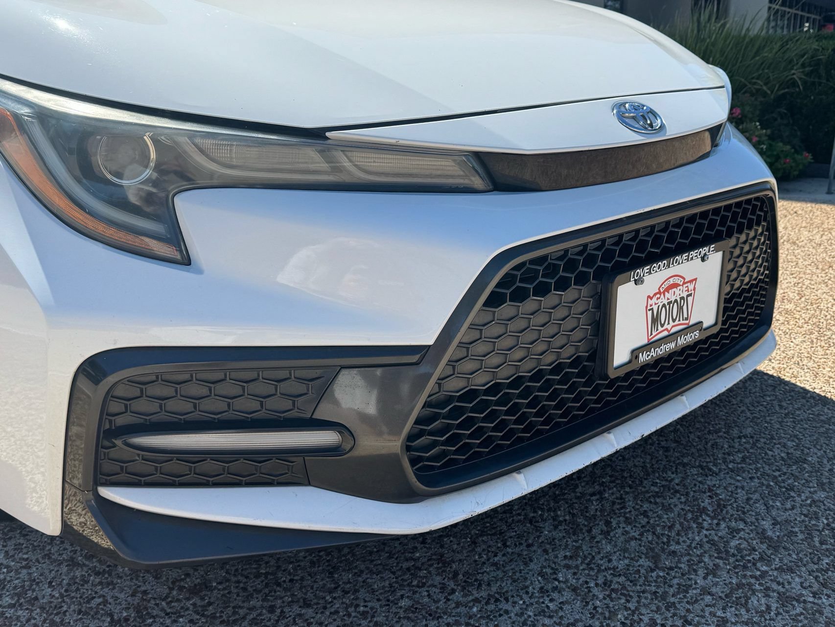 Used 2021 Toyota Corolla SE FWD image 2