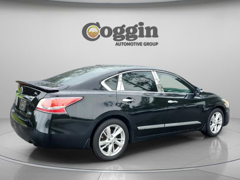 Used 2014 Nissan Altima 2.5 SL w/ Technology Package FWD image 5
