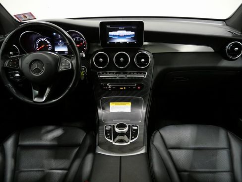 Used 2019 Mercedes-Benz GLC 300 4MATIC image 11