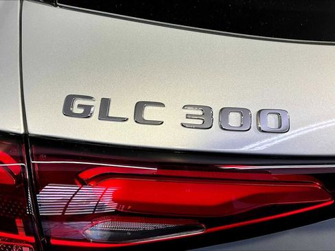 Used 2025 Mercedes-Benz GLC 300 4MATIC image 6