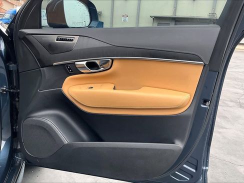 Used 2024 Volvo XC90 B6 Ultimate w/ Protection Package Premier image 27