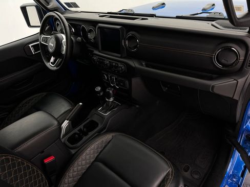 Used 2022 Jeep Gladiator Overland image 13