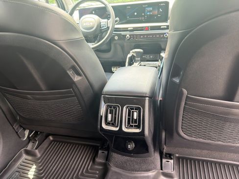Used 2024 Kia Sorento SX AWD/4WD image 26