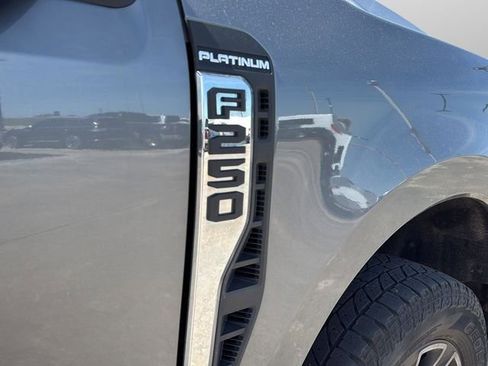 Used 2024 Ford F250 Platinum image 14