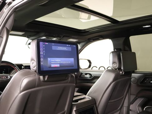 Used 2025 GMC Yukon AT4 Ultimate w/ LPO, Floor Liner Package AWD/4WD image 16