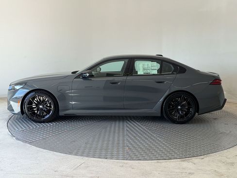 New 2027 BMW M5 AWD/4WD image 2