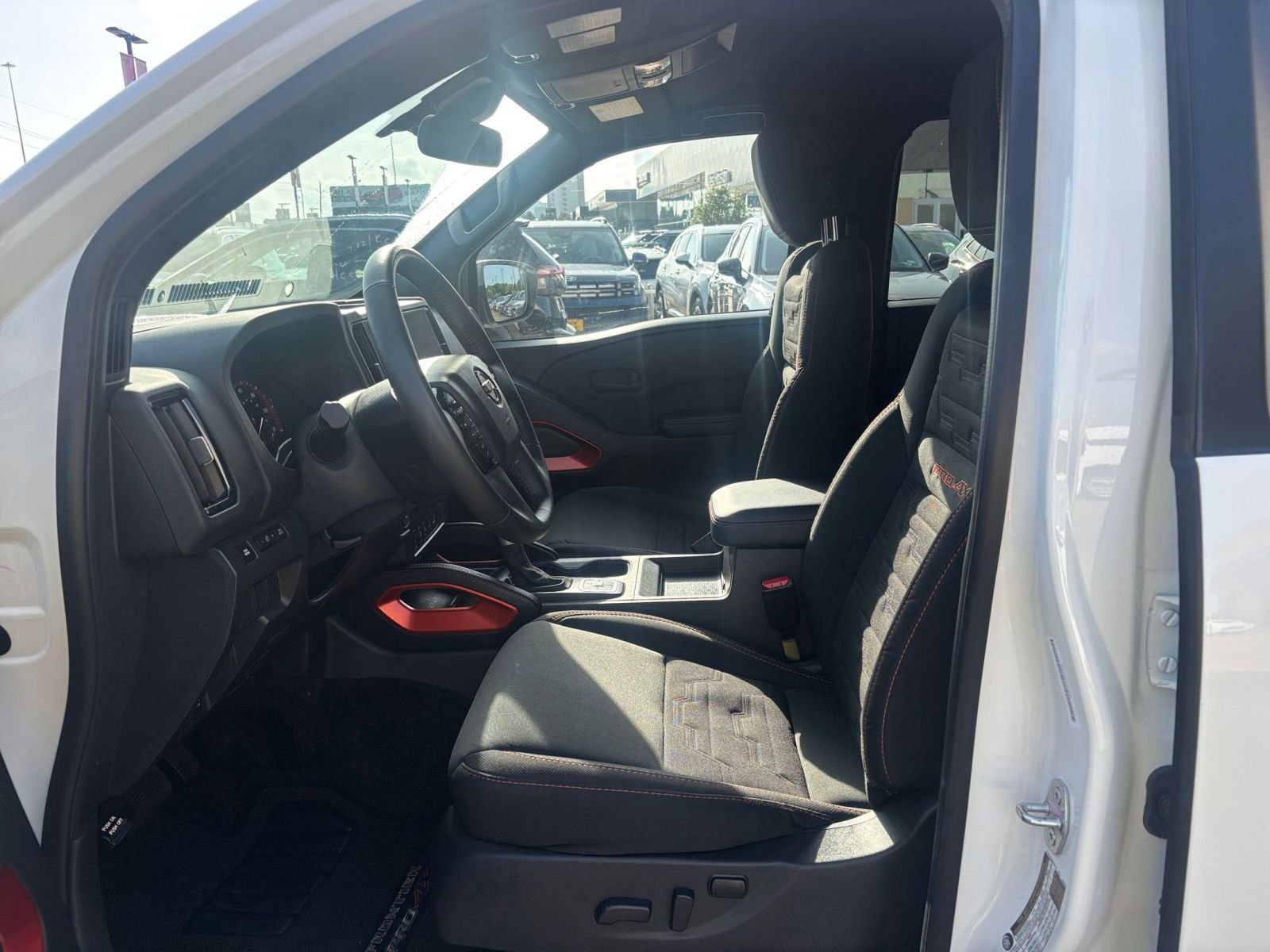Used 2026 Nissan Frontier PRO-4X AWD/4WD image 26