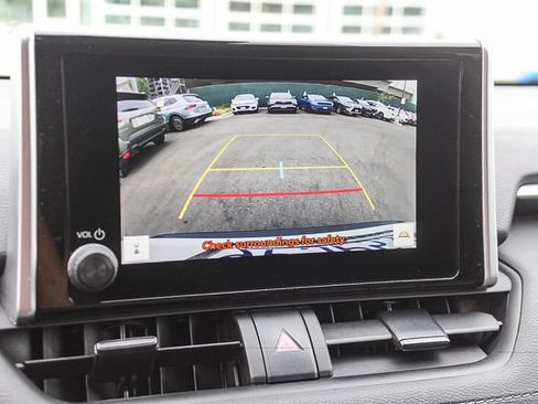 Used 2023 Toyota RAV4 LE AWD/4WD image 32