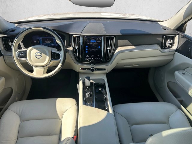 Used 2023 Volvo XC60 B5 Plus AWD/4WD image 10