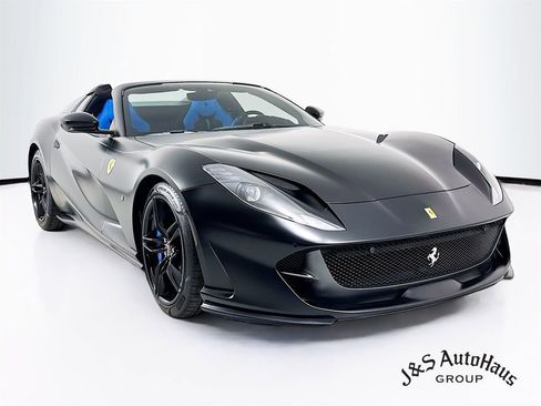 Used 2022 Ferrari 812 GTS image 3
