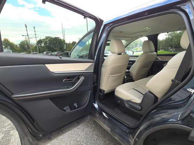 Used 2024 MAZDA CX-90 Plug-In Hybrid w/ Preferred AWD/4WD image 15