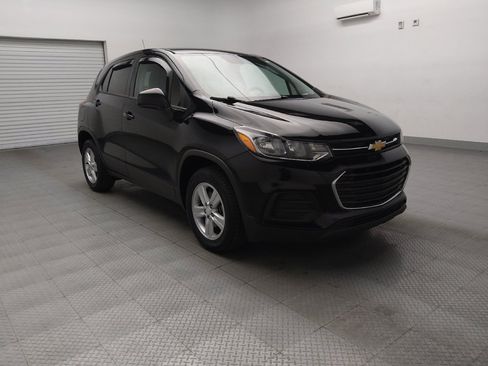 Used 2019 Chevrolet Trax LS w/ Tint and Cruise Package image 13