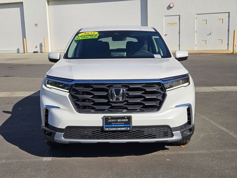 New 2025 Honda Pilot EX-L image 8