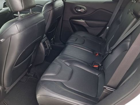 Used 2021 Jeep Cherokee Limited image 12
