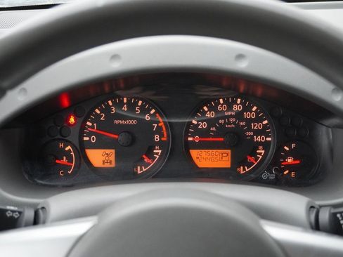 Used 2015 Nissan Frontier SV image 11