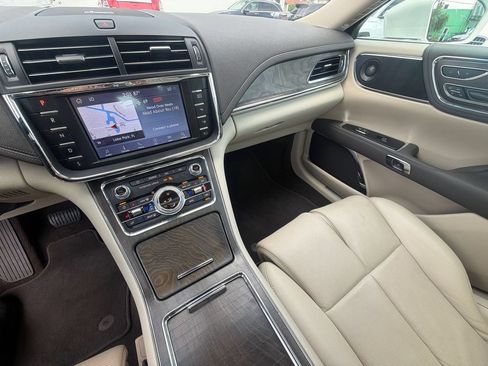 Used 2020 Lincoln Continental Reserve AWD/4WD image 18