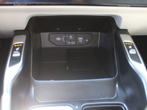 Certified 2025 Kia Sorento EX FWD image 39