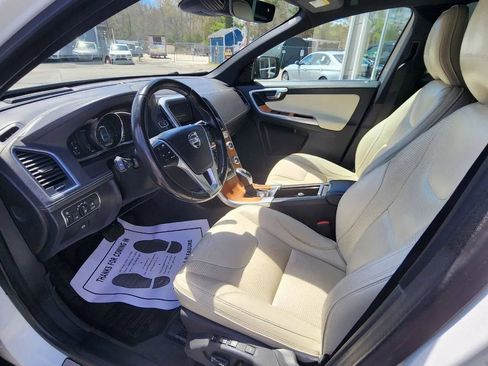 Used 2015 Volvo XC60 T5 w/ Climate Package AWD/4WD image 9