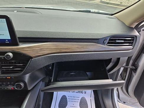 Used 2020 Ford Escape Titanium image 46